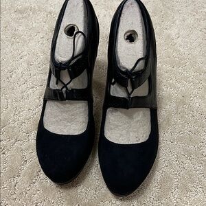 Clark’s Elegant Black Women's Shoes